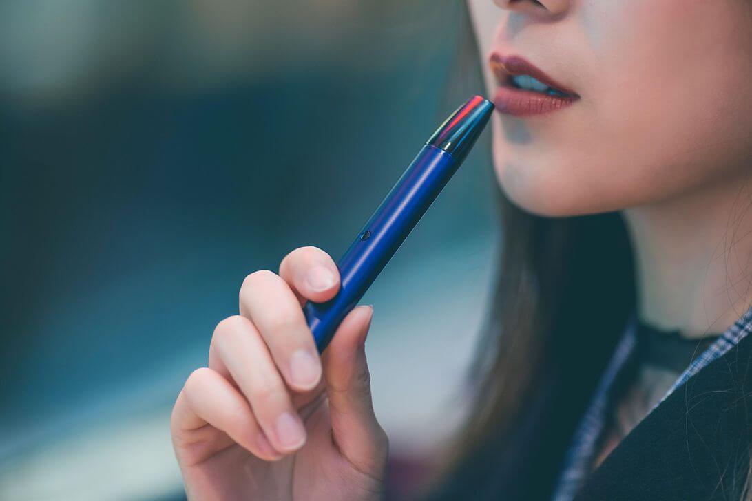 Read more about the article Vape và thuốc lá, vape có thực sự gây hại cho bạn?